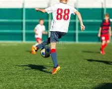 巨星詹姆斯,造访上海交,勇敢实践见,爱游戏平台,爱游戏官方网站,爱游戏登录入口,爱游戏app下载