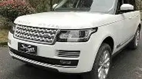 甜蜜瞬间！高圆圆喜收赵又廷惊喜探班，漫步街头情意浓