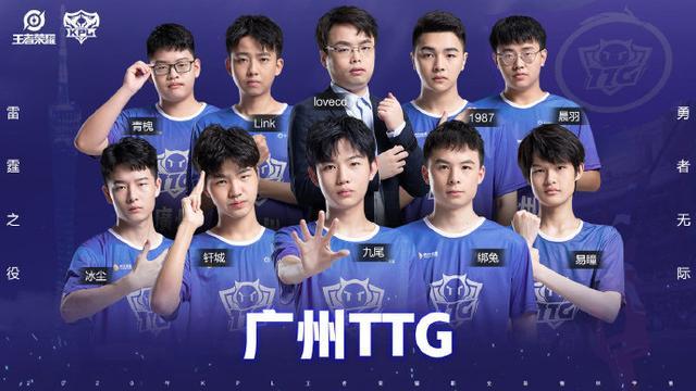 反观阿斯顿